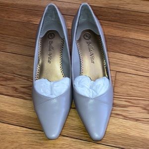 Bella Vita Taupe Pumps